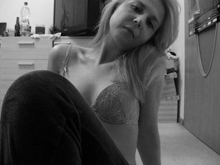 1844150 320x240 Chalyn  hetero  livecams 